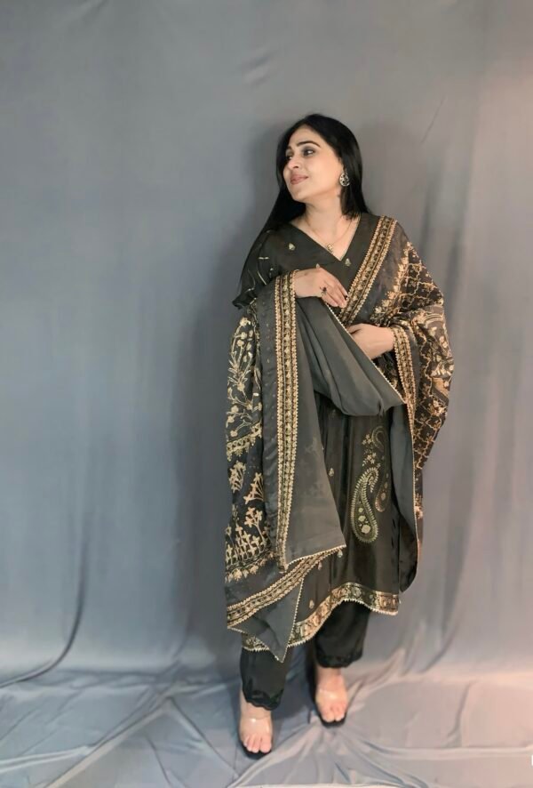 bridal dupatta and kurta set d